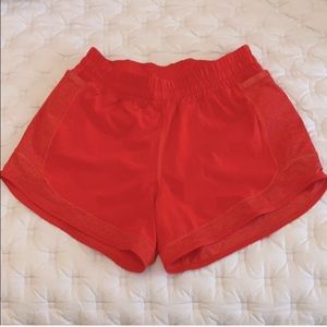 Lululemon Hotty hot high rise mesh shorts